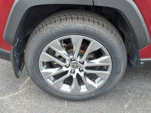 Used 2022 Toyota RAV4 XLE Premium FWD image 14