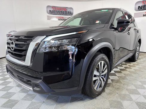 Used 2025 Nissan Pathfinder SL image 8