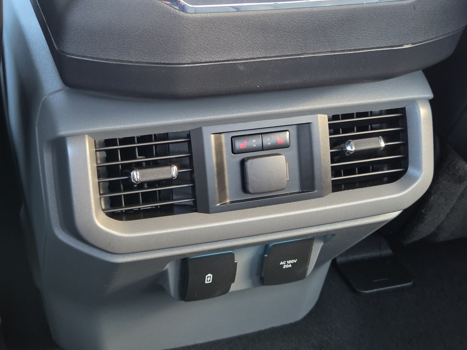 Used 2023 Ford F150 Lariat w/ Equipment Group 502A High AWD/4WD image 17