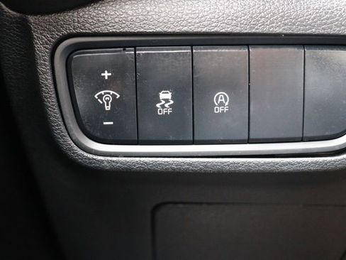 Used 2025 Kia Soul LX w/ LX Technology Package FWD image 22