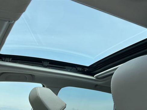 Used 2017 Subaru Forester 2.5i Limited image 23