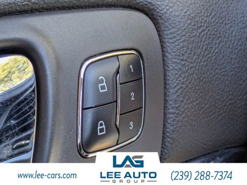 Used 2013 Lincoln MKS image 19