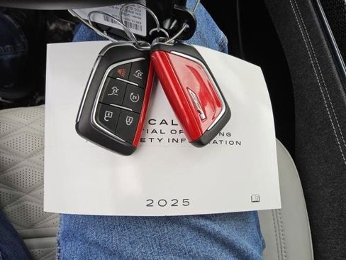 Used 2025 Cadillac Escalade V image 11