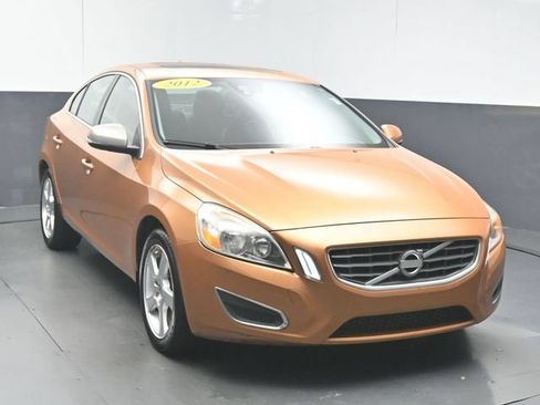 Used 2012 Volvo S60 T5 FWD image 2
