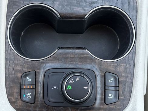 Used 2022 GMC Acadia Denali w/ Denali Technology Package image 34