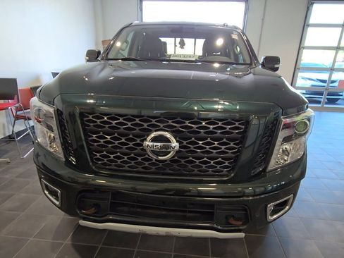 Used 2019 Nissan Titan PRO-4X AWD/4WD image 6