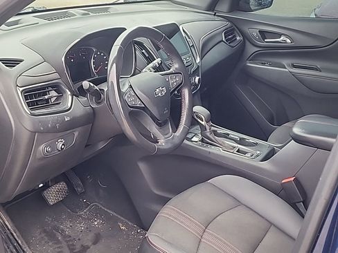 Used 2022 Chevrolet Equinox RS w/ Infotainment Package image 4