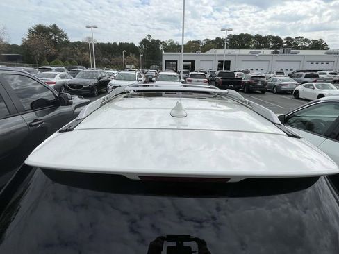 Used 2017 Nissan Rogue SL w/ SL Premium Package image 24