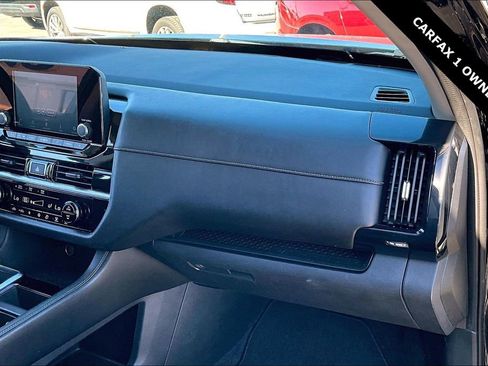 Used 2022 Nissan Pathfinder S image 26