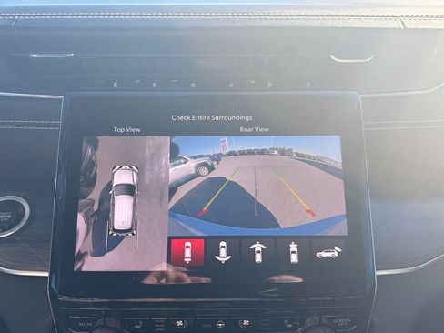 Used 2021 Jeep Grand Cherokee L Overland w/ Advanced Protech Group III image 28