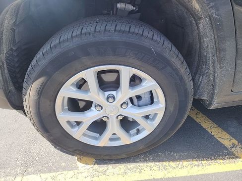 Used 2024 Jeep Grand Cherokee Limited w/ Trailer Tow Package AWD/4WD image 6