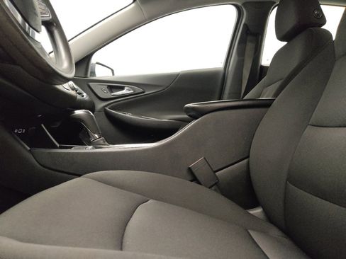 Used 2020 Chevrolet Malibu LT FWD image 17