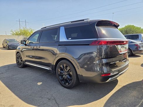 Certified 2022 Kia Carnival SX Prestige FWD image 2