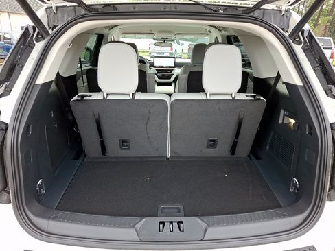 Certified 2026 Ford Explorer Active w/ Active Comfort Package RWD image 28