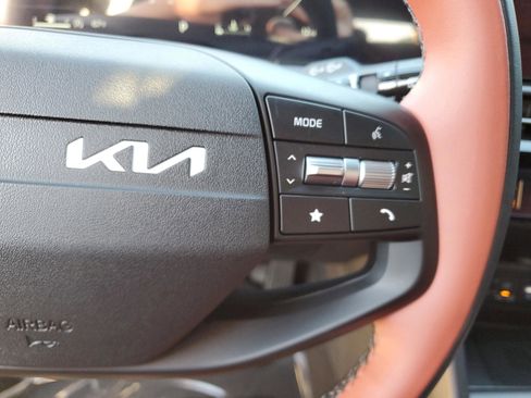 New 2026 Kia Sportage SX FWD image 8