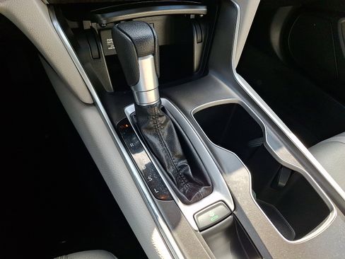 Used 2020 Honda Accord EX image 15