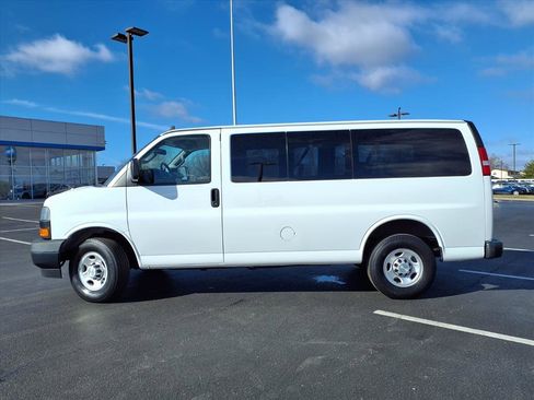Used 2019 Chevrolet Express 3500 LS image 28