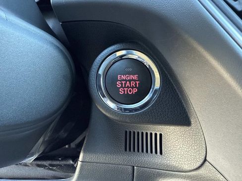 Used 2025 Subaru Crosstrek 2.0i Premium image 32