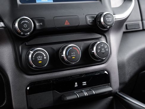 Used 2022 RAM 1500 Big Horn RWD image 33