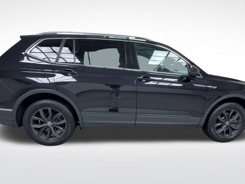 Used 2024 Volkswagen Tiguan SE w/ Panoramic Sunroof Package AWD/4WD image 25