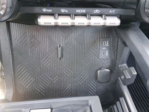Used 2025 Toyota Tacoma SR5 AWD/4WD image 28