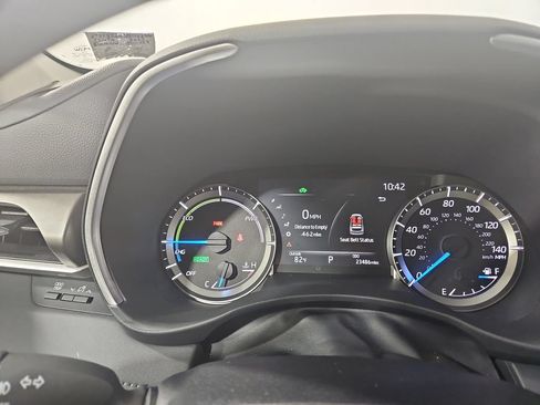 Used 2023 Toyota Highlander XLE AWD/4WD image 16