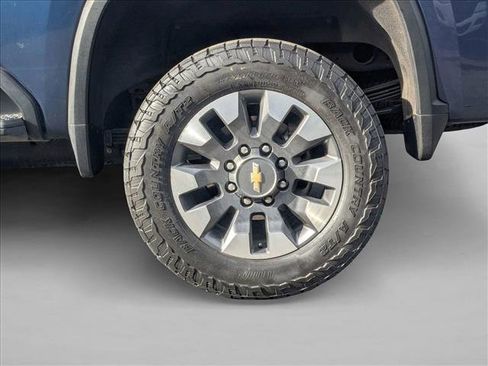 Used 2021 Chevrolet Silverado 2500 Custom w/ Custom Value Package image 24