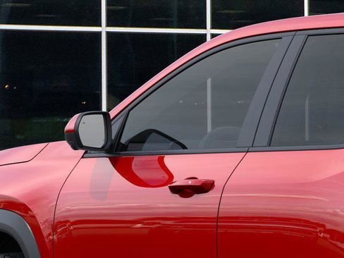 New 2026 Chevrolet Equinox LT w/ Safety and Technology Package image 12