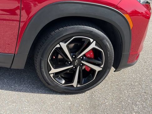 Used 2021 Chevrolet TrailBlazer RS w/ Sun and Liftgate Package FWD image 9
