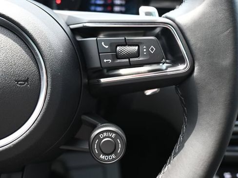 Used 2024 Porsche Macan AWD/4WD image 36