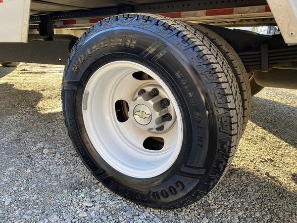 Used 2024 Chevrolet Express 3500 w/ Power Convenience Package RWD image 39