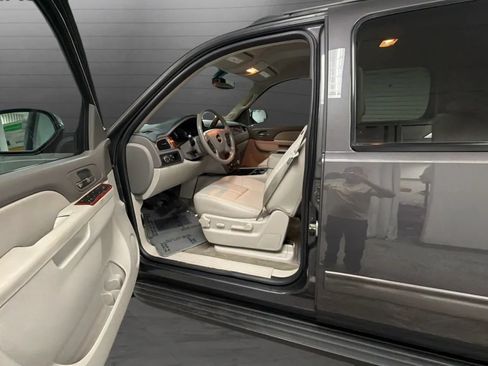 Used 2011 Chevrolet Avalanche LT w/ Regional Value Package RWD image 22