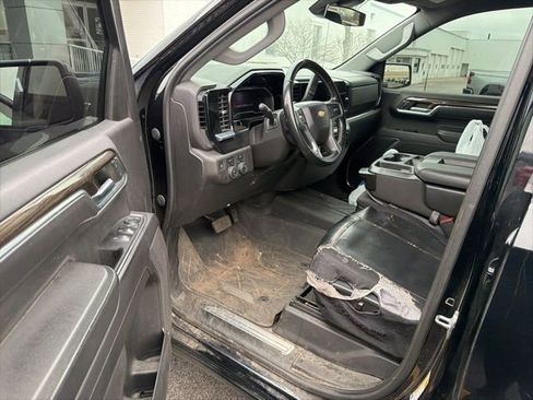 Used 2023 Chevrolet Silverado 1500 LT AWD/4WD image 9