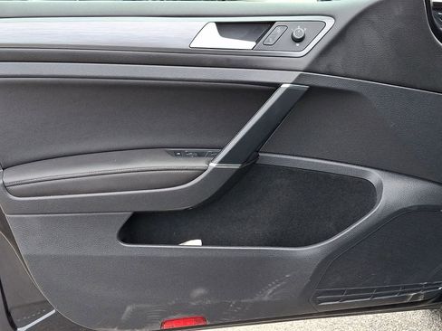 Used 2019 Volkswagen Golf SE w/ Driver Assistance Package image 13