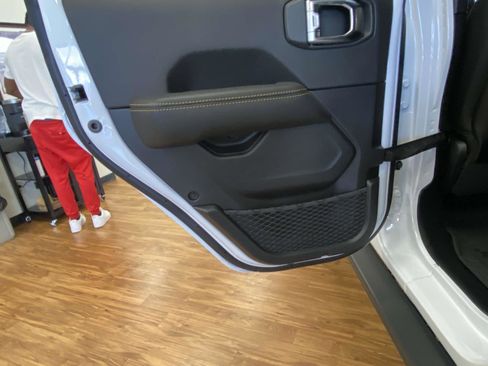 New 2025 Jeep Wrangler Unlimited Rubicon 392 image 20