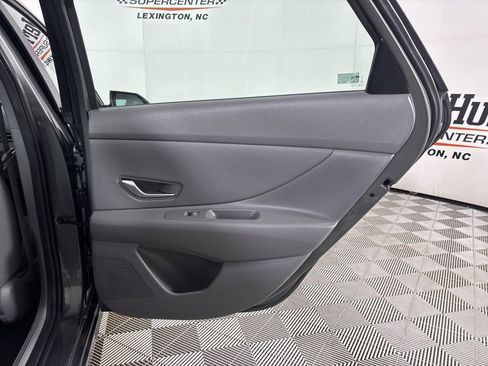 Used 2025 Hyundai Elantra Sport image 24