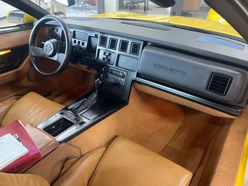Used 1988 Chevrolet Corvette Coupe RWD image 38