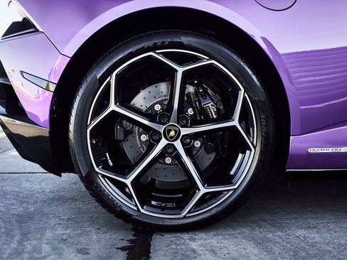 Used 2024 Lamborghini Huracan EVO image 26