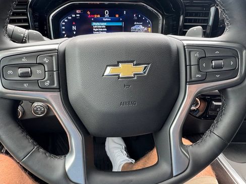 Certified 2025 Chevrolet Silverado 1500 LTZ AWD/4WD image 22