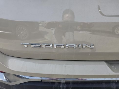 Used 2023 GMC Terrain AT4 AWD/4WD image 12