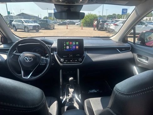 Used 2023 Toyota Corolla Cross XLE w/ Convenience Package AWD/4WD image 32