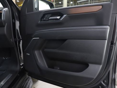 Used 2025 GMC Yukon Denali image 9