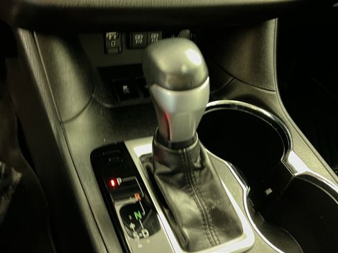 Used 2018 Toyota Highlander Limited image 22