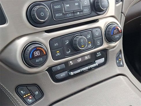 Used 2019 GMC Yukon XL Denali w/ Denali Ultimate Package image 17