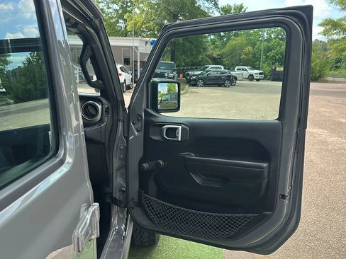 Used 2020 Jeep Gladiator Sport w/ Trailer Tow Package AWD/4WD image 23