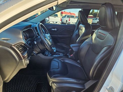 Used 2021 Jeep Cherokee Trailhawk w/ Sun, Sound & Nav Group image 14