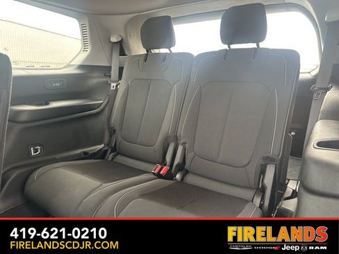 Used 2023 Jeep Grand Cherokee L Laredo w/ Luxury Tech Group I image 8
