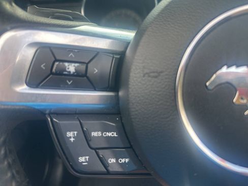 Used 2015 Ford Mustang Convertible RWD image 23
