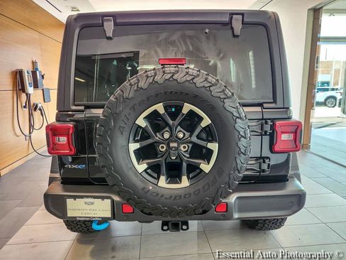 Used 2024 Jeep Wrangler Unlimited Rubicon 4xe w/ Technology Group AWD/4WD image 6