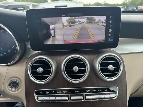 Used 2022 Mercedes-Benz GLC 300 image 18